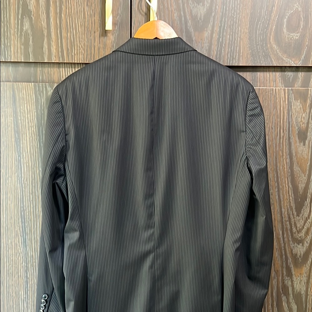 Hugo Boss Suit Black Pinstripe, 100% Virgin Wool, Made in USA, 40R - Picture 7 of 16